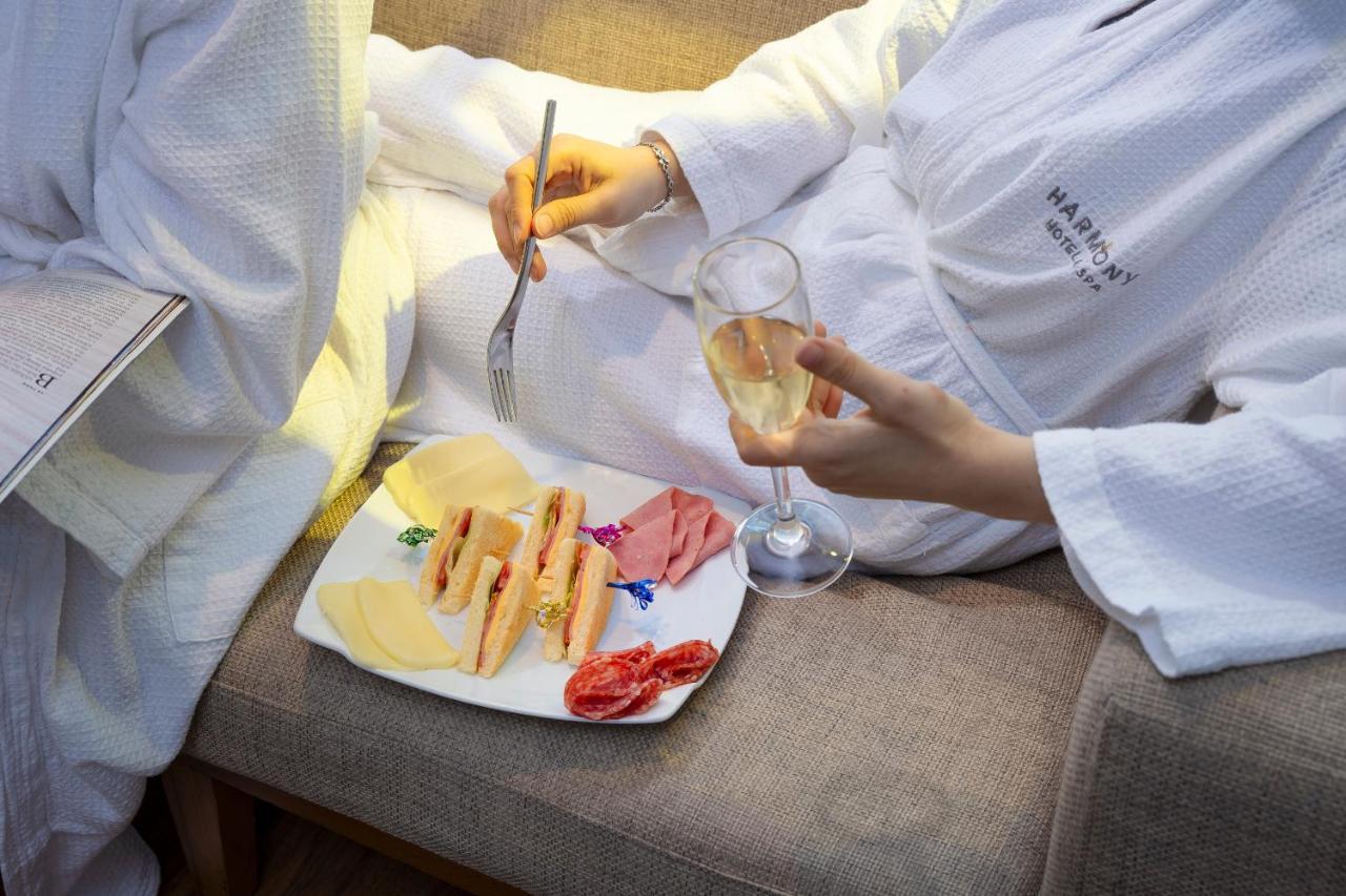 הו צ'י מין סיטי Harmony Saigon Hotel & Spa מראה חיצוני תמונה